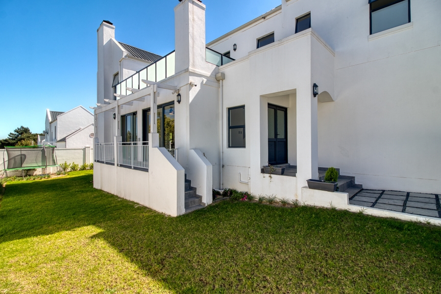 4 Bedroom Property for Sale in D’Stellen Estate Western Cape